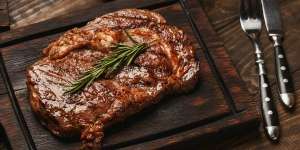 Ada Kabar Buruk Bagi Pria Penyuka Daging Sapi