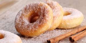 3 Cara Membuat Donat Goreng Lembut dan Mengembang
