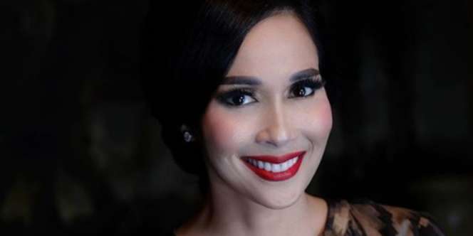 Modisnya Loemongga, Istri Menteri Perindustrian Agus Gumiwang