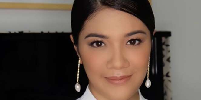 Anting 'Tanah Air' Istri Menteri Nadiem Makarim Jadi Sorotan