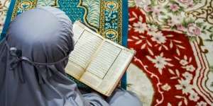 Menerima Imbalan Usai Diminta Membaca Alquran, Bolehkah?