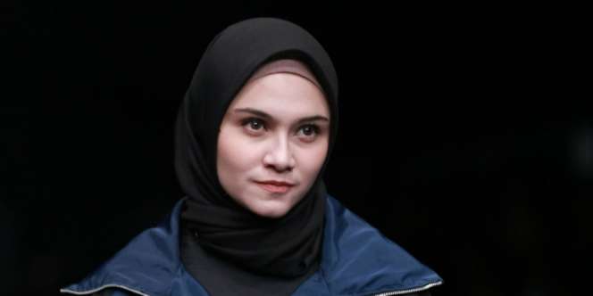 Deretan Artis di Catwalk Jakarta Fashion Week 2020