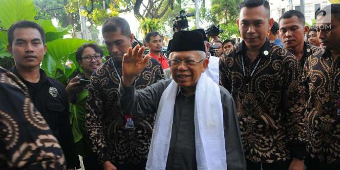 Rapat Perdana Kabinet, Ma`ruf Amin Pakai Sarung dan Baju Koko