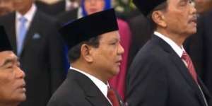 Menhan Prabowo Sholat Jumat di Kemenhan, Jemaah: `Selamat Jalan Pak Presiden`