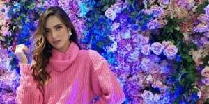 Penampilan Memukau Nia Ramadhani Saat Hadiri Pertunangan Rezky dan Citra Kirana