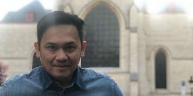 Pernah Diejek Pakai Busana Murahan, Farhat Pamer Beli Baju Termahal Se-Jakarta