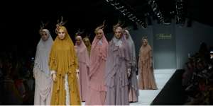 Semarak Musim Semi di Gaun Pengantin Muslimah JFW 2020