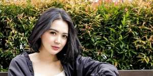 Godain Ariel Noah, Wika Salim: Aku Mau Jadi Ibu Anak-anakmu
