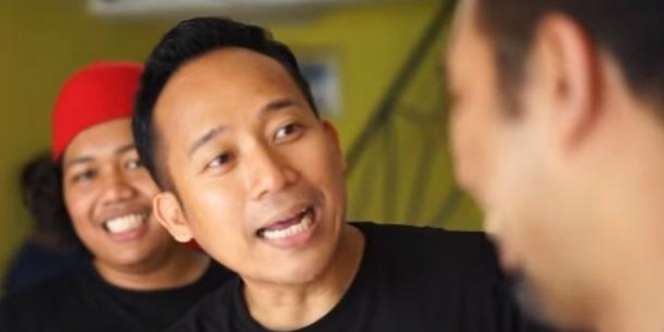 Ngakak, Denny Cagur Antarkan Komika Ini Sunat di Usia 23 Tahun