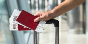 Camkan! 5 Trik Aman Beli Tiket Pesawat di Agen Travel Online