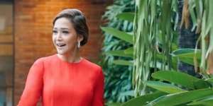 Maia Estianty Tetap Saja Cantik Meski Jadi Patung