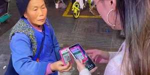 Kekinian, Pengemis Sekarang Pakai QR Code untuk Minta Sedekah