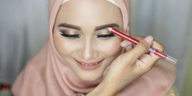 4 Langkah Membuat Alis Terlihat Alami dan Rapi