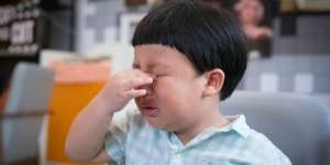 7 Cara Menghadapi Anak Tantrum