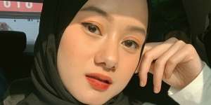 Penuh Warna, Intip Gaya Playful Dinda Hauw di Red Carpet