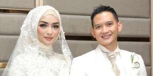 Citra Kirana Tampil Elegan Dalam Balutan Gaun Pernikahan Modern