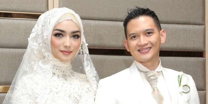 Citra Kirana Tampil Elegan Dalam Balutan Gaun Pernikahan Modern