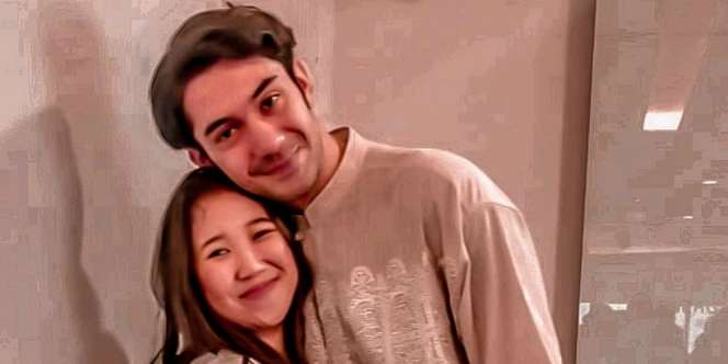 Lagi! Komika Kiky Saputri Mesra Bareng Reza Rahadian