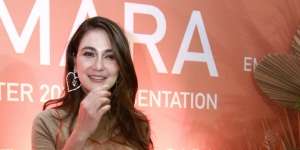Berbalut Gucci, Outfit Luna Maya Bernilai Ratusan Juta