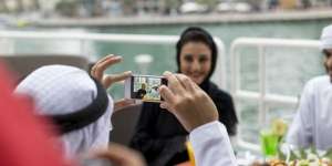 Saudi Hilangkan Sekat Pemisah Pria-Wanita di Restoran