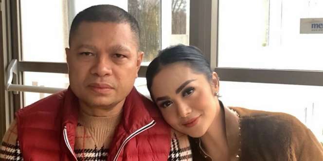 Pamer Foto Mesra Pernikahan, KD Singgung Soal Kemiskinan