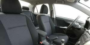 Tips Pilih Pelapis Jok Mobil yang Cocok dengan Musim Hujan