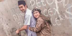Dikecup Pipi Reza Rahadian, Kiky Saputri: `Nggak Dibales Sayang`