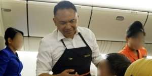 Ari Askhara Sering Masuk Kelas Pramugari Garuda Indonesia & Minta Nomor Telepon?