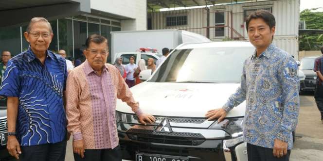 Outlander PHEV Jadi Armada Tanggap Darurat Bencana PMI