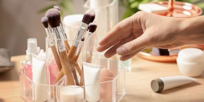 Kotak Akrilik, Penyimpanan Rapi untuk Skincare dan Makeup