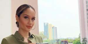 Olahraga Rutin Cinta Laura: Boxing, Gym, dan Cardio
