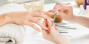 6 Tips Simpel Manicure di Rumah