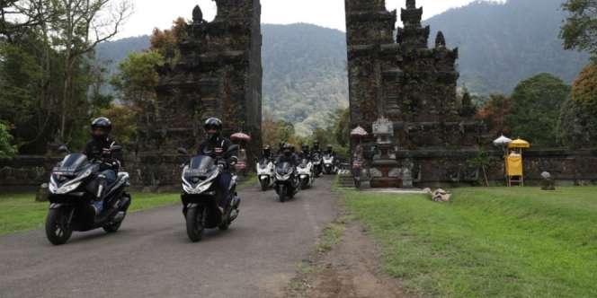 Keliling Bali dengan Skutik Elegan