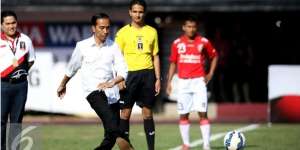 Jokowi Minta Kompetisi Sepakbola Diperbaiki Total