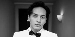 Bebas, Jefri Nichol Pilih-Pilih Teman