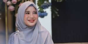 Sambut Kehamilan, Chacha Frederica Lelang Gaun Hijab untuk Bantu Palestina
