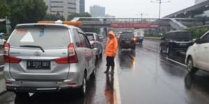 Sempat Banjir, Kini Tol Dalam Kota Kuningan Arah Cawang Mulai Normal