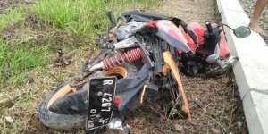 Motor Tertabrak Kereta Api, Ibu dan Balitanya Selamat