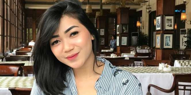 Pesona Pramugari Garuda Cyndyana Lorens, Adik Kriss Hatta yang Kembali Disorot