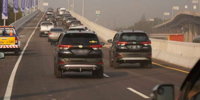 Mau Jajal Tol Layang Jakarta-Cikampek? Ini Tips Aman Melintasinya