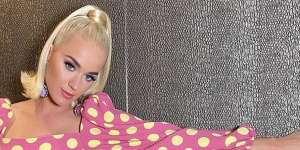 5 Langkah Membuat High Ponytail ala Katy Perry
