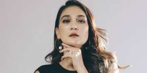 Anti Mainstream, Koleksi Cincin Mewah dan Unik Luna Maya
