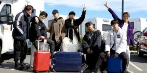 Mengintip Liburan BTS di Selandia Baru, Kepergok Bawa Koper Ini