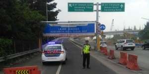 Macet Parah, Tol Layang Cikampek Ditutup Sementara
