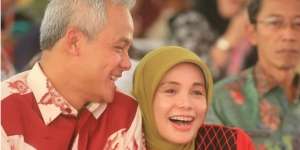 Momen Kocak Ganjar Pranowo Kipasan Bareng Istri
