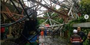 Menara BTS di Radio Dalam Roboh Diterjang Hujan Deras