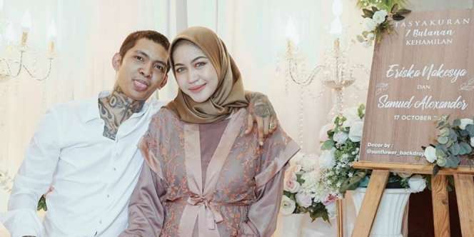 Young Lex Pantau Istri Melahirkan Lewat Video Call