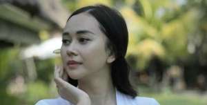 Aura Kasih Hapus Foto dan Unfollow Akunnya, Inikah Respons Suami?