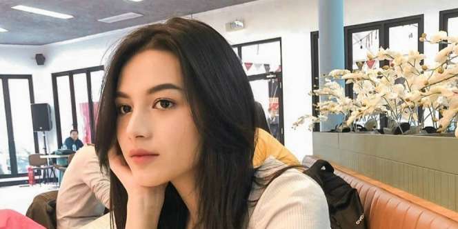 Lania Fira Blak-blakan Soal Foto Mesra dan Hubungan dengan Ariel Noah