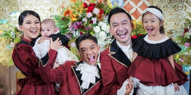 Liburan ke Italia, Ruben Onsu Boyong 15 Anggota Keluarga, Bawa Rice Cooker